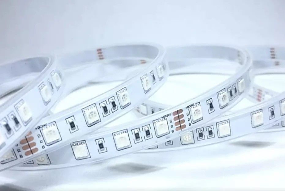 12w 12v 24v 10mm 60 एलईडी Rgb 5050 Smd लचीला एलईडी पट्टी प्रकाश और बहु रंग के साथ