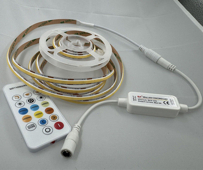 डंपप्रूफ COB एलईडी स्ट्रिप CRI90 300LEDs/m 10m/roll के साथ 3M टेप और कोई वोल्टेज-ड्रॉप नहीं DC12V